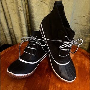 Sorel Women's Out N About Leather Rain Snow Boot Low Duck Sz 8